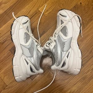 Axel Arigato marathon runners size 6.5/ 37 great condition